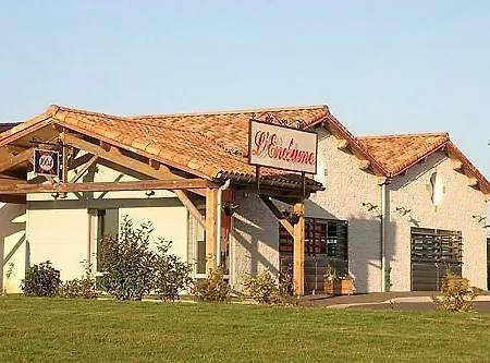 Ace Vendee Saint Hermine فندق سانت إيرْمين