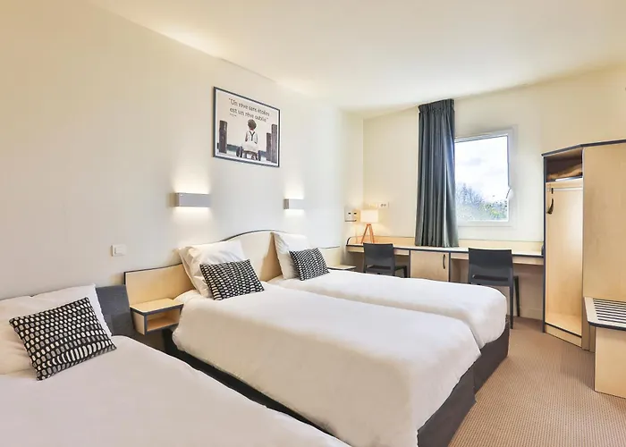 Ace Vendee Saint Hermine Hotel