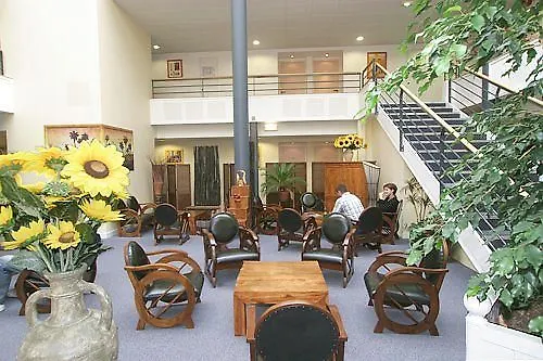 Ace Vendee Saint Hermine Hotel 3*