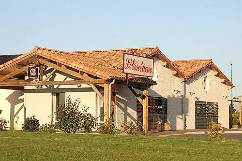 Ace Vendee Saint Hermine Hotel Sainte-Hermine